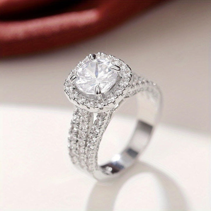 Kussen Halo Pavé Statement Ring