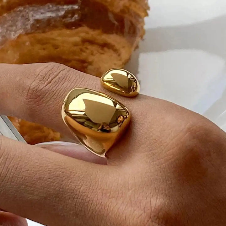 Minimalistische Gouden Flow Ring
