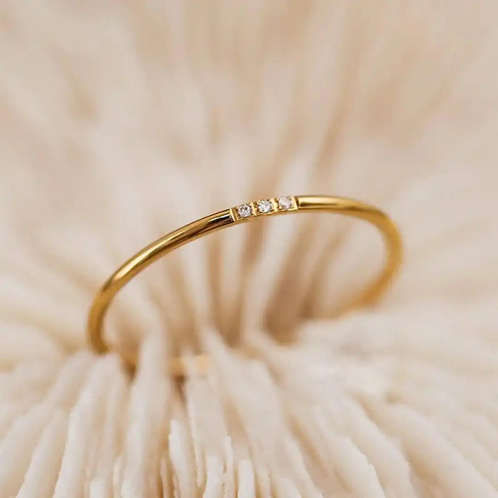 Delicate Drie Steen Stapelring