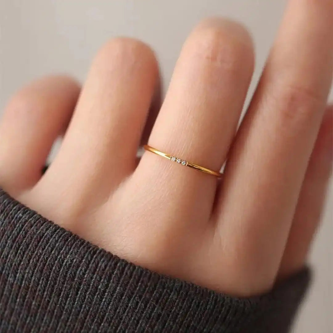 Delicate Drie Steen Stapelring
