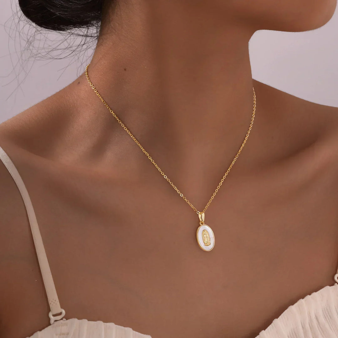 Ketting met Ovale Hangertje van de Maagd in Goud