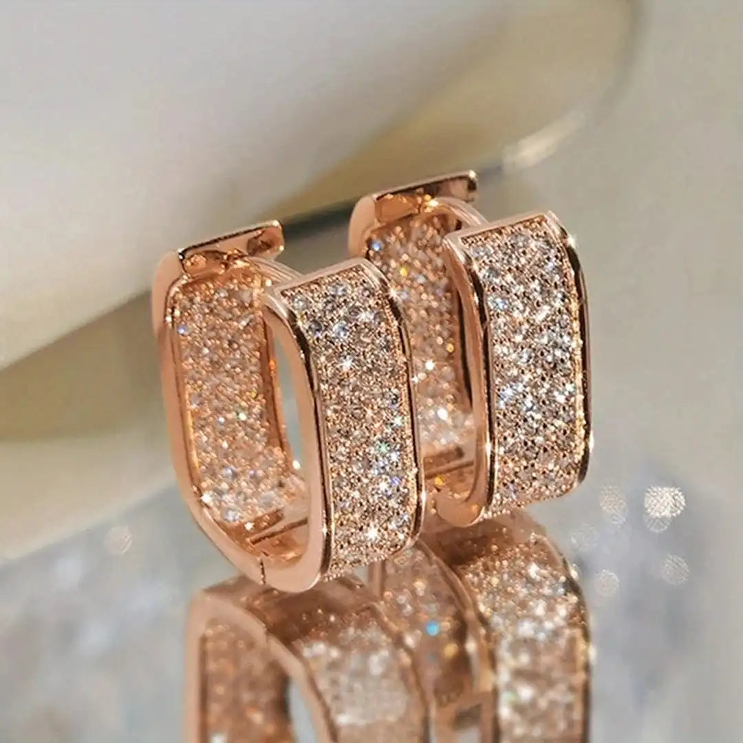 Pavelina Huggie Hoop Oorbellen