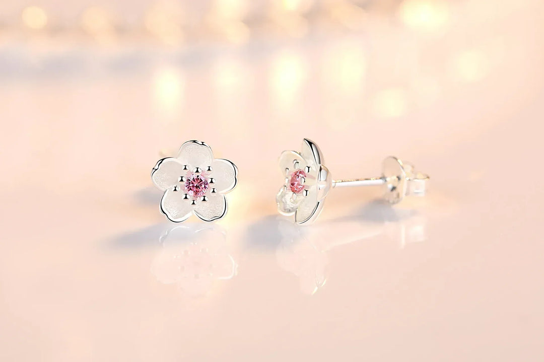 Bloemvormige knopoorbellen met zirconia