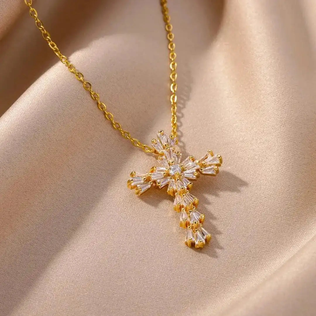 Tijdloze Zilveren Zirconia Kruis Ketting