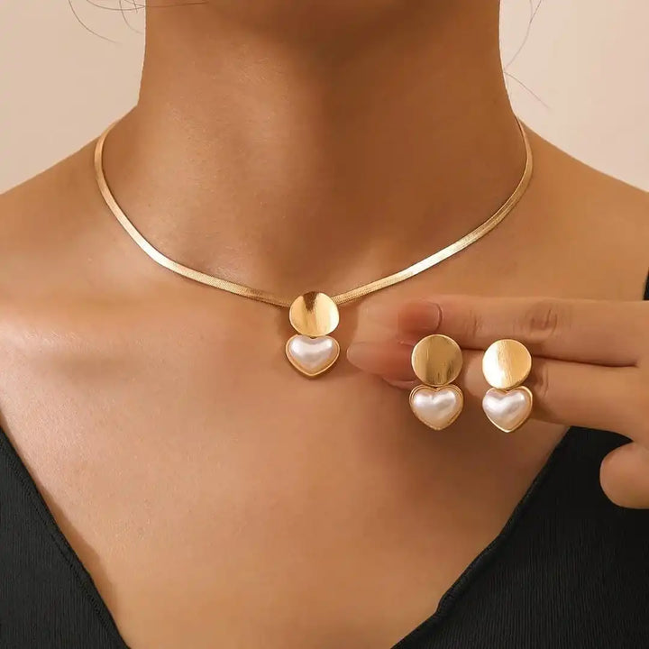 Vintage Gouden Hart Ketting en Oorbellen Set
