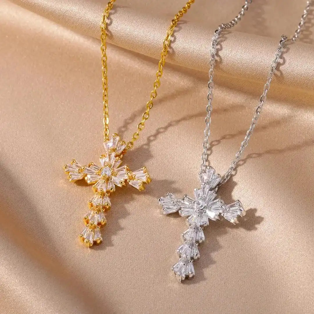 Tijdloze Zilveren Zirconia Kruis Ketting