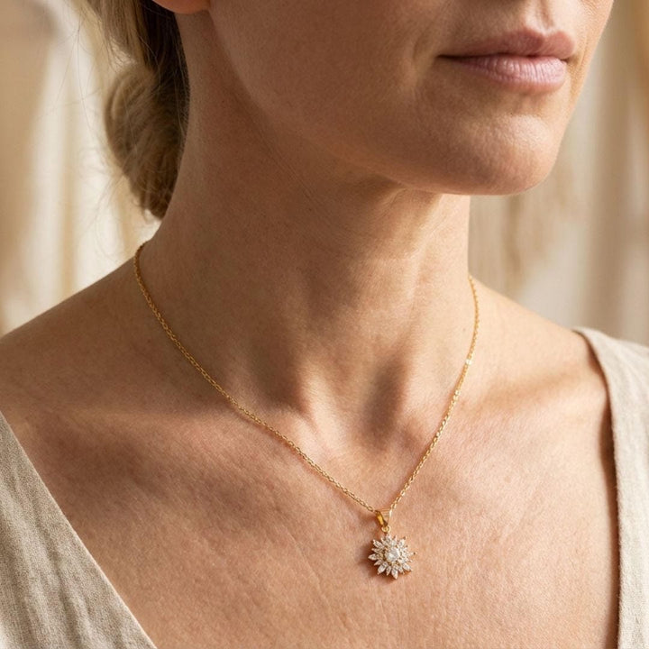 Trendy Zilveren Zonnebloem Zirkoon Ketting & Oorbellen Set