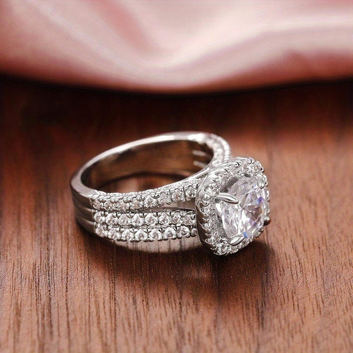 Kussen Halo Pavé Statement Ring