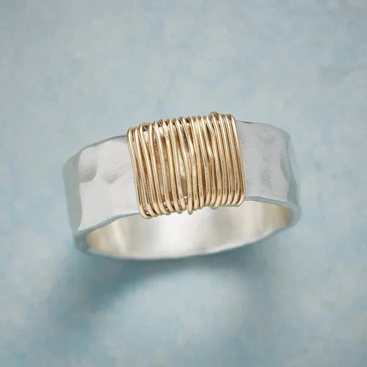 Tijdloze vintage ring in goud en zilver