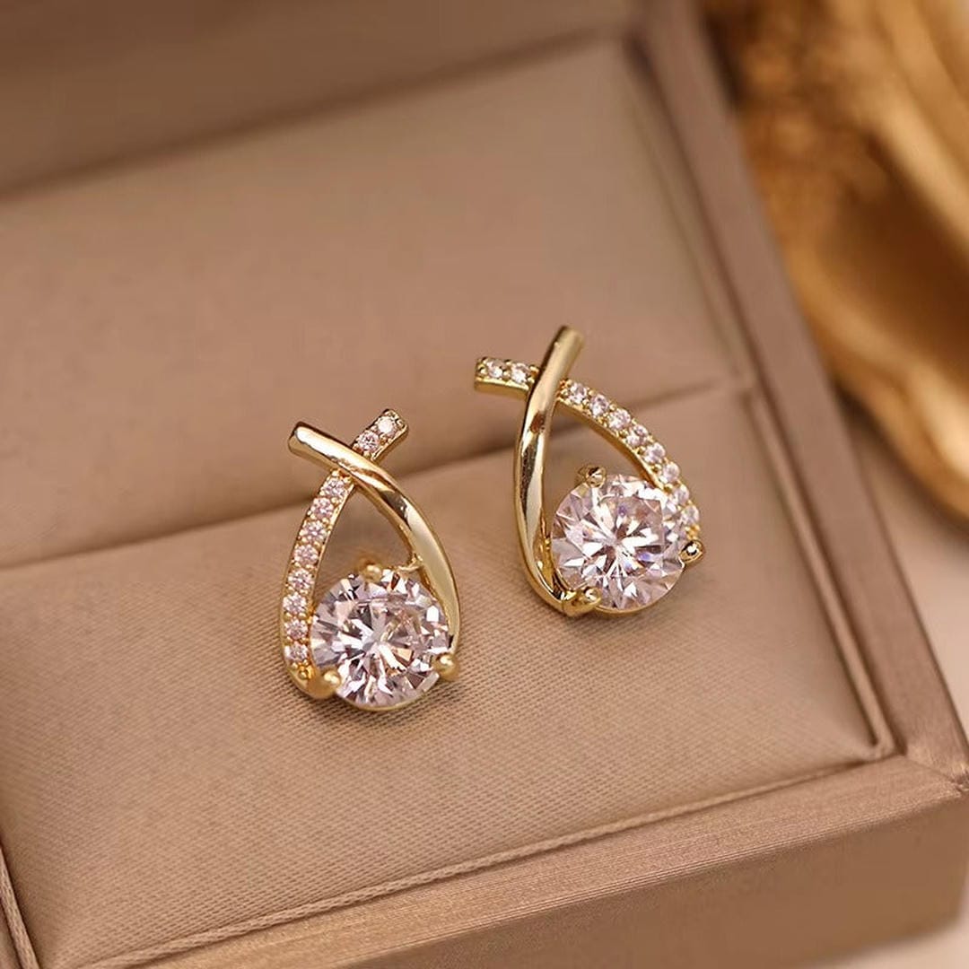 Luxe Gedraaide Druppel Cubic Stud Oorbellen